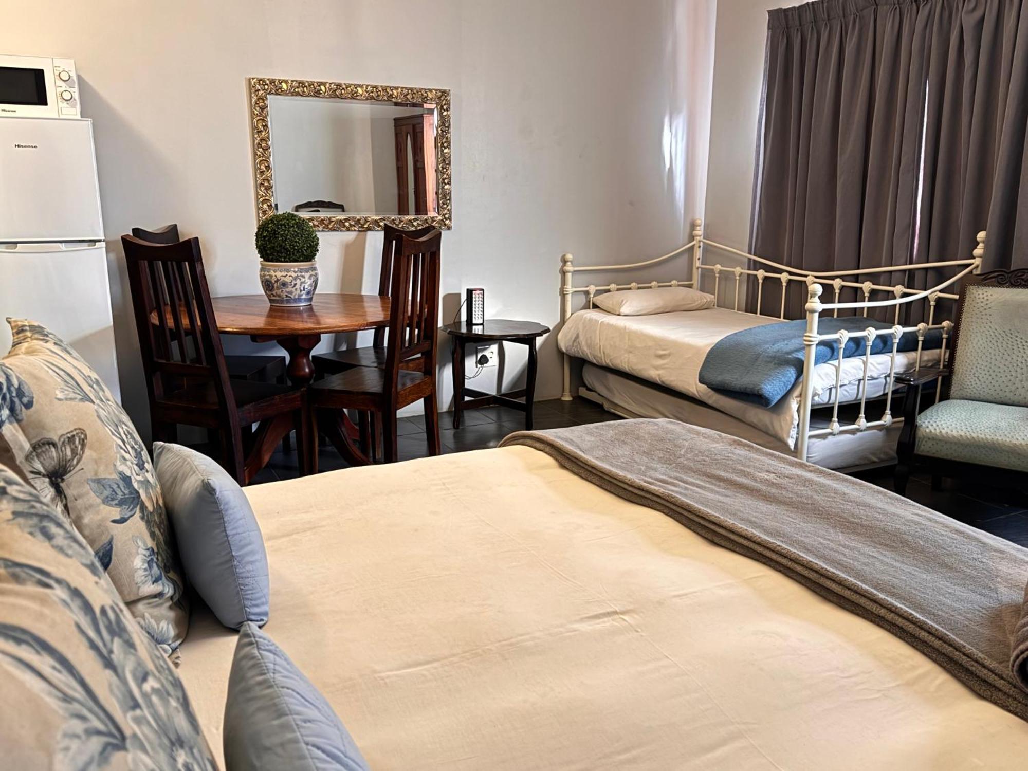 The Palms Venue & Accommodation Cradock Buitenkant foto